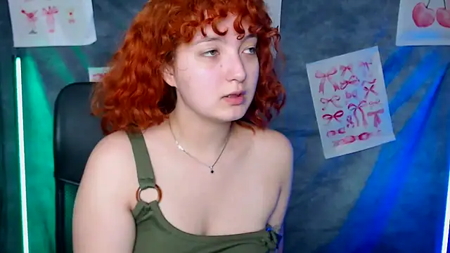 Snapshot of MissAriaa chatting on June 5, 6:31 am MissAriaa online show from June 5, 6:31 am