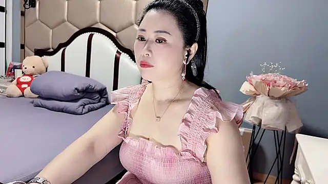 yaoyao22678 online show from May 21, 1:56 am