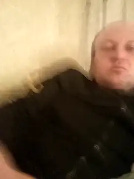 Snapshot of kencoo19 chatting on March 4, 2:39 am kencoo19 online show from March 4, 2:39 am