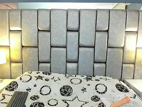 Snapshot of IvonneSmith_ chatting on October 29, 7:15 pm IvonneSmith  online show from October 29, 7:15 pm