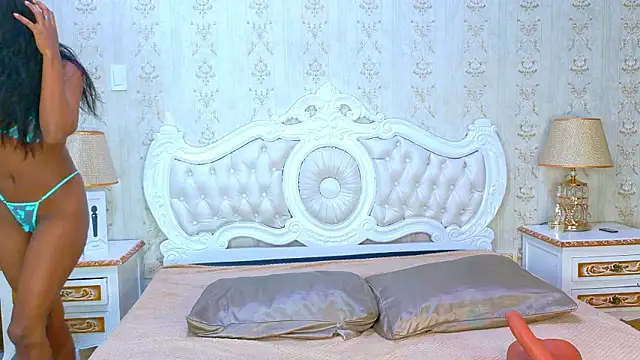 Kelly Swift online show from March 25, 3:23 am