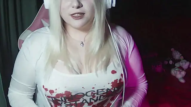 Snapshot of JessiAngels chatting on October 27, 9:30 pm JessiAngels online show from October 27, 9:30 pm