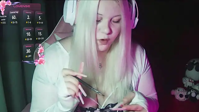 Snapshot of JessiAngels chatting on October 29, 10:22 pm JessiAngels online show from October 29, 10:22 pm