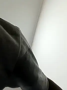 Snapshot of shoodly99 chatting on February 15, 1:46 am shoodly99 online show from February 15, 1:46 am