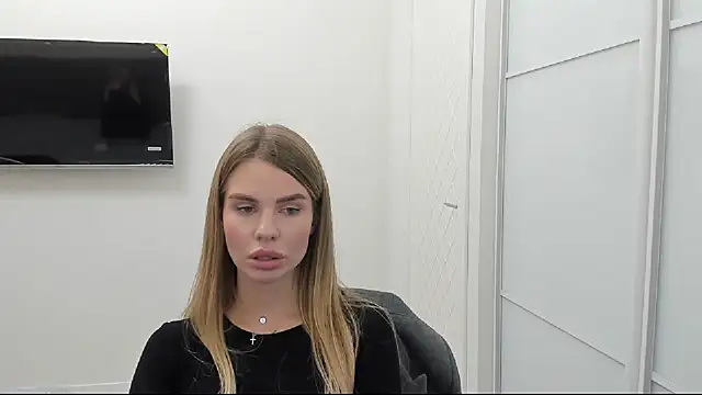 Snapshot of LinaBey chatting on October 27, 1:26 pm LinaBey online show from October 27, 1:26 pm