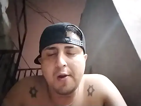 Snapshot of Mrandreuw chatting on October 27, 5:00 am Mrandreuw online show from October 27, 5:00 am