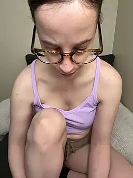 Snapshot of CreamedKitten chatting on April 20, 2:31 pm CreamedKitten online show from April 20, 2:31 pm