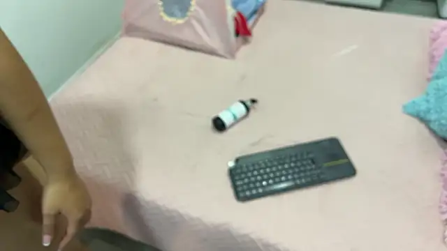 Snapshot of Hot2gether69 chatting on February 12, 4:18 am Hot2gether69 online show from February 12, 4:18 am