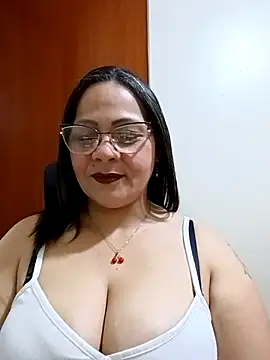 Snapshot of Angie_milf50 chatting on October 29, 2:14 am Angie milf50 online show from October 29, 2:14 am