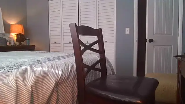 Hooshung mvers8 online show from November 6, 7:04 pm