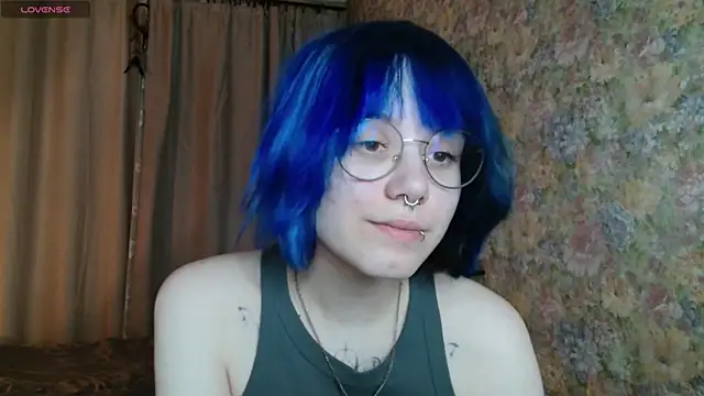 Snapshot of KellePourier chatting on February 18, 6:15 pm KellePourier online show from February 18, 6:15 pm