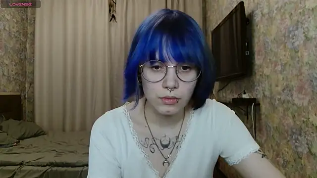 Snapshot of KellePourier chatting on February 22, 6:17 pm KellePourier online show from February 22, 6:17 pm