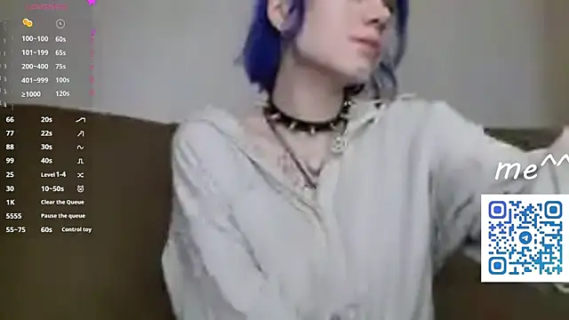 KellePourier online show from April 5, 6:10 am