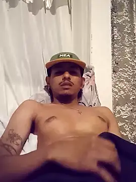 SkinniYamo online show from March 18, 3:42 am