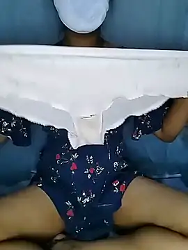 Cutie Miya online show from March 10, 2:00 pm