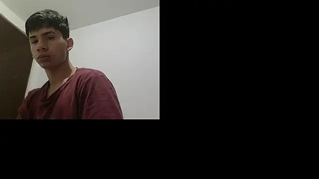 Snapshot of adriuth_699 chatting on January 8, 3:42 am adriuth 699 online show from January 8, 3:42 am