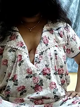 girl999 online show from January 10, 7:15 pm