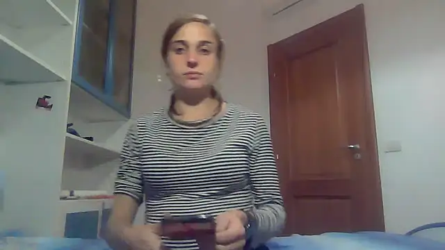 Snapshot of SinnEmily chatting on November 20, 9:25 pm SinnEmily online show from November 20, 9:25 pm