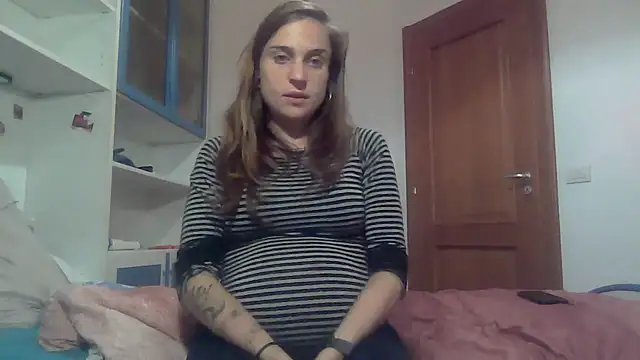 Snapshot of SinnEmily chatting on November 26, 4:30 pm SinnEmily online show from November 26, 4:30 pm