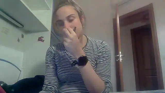 Snapshot of SinnEmily chatting on December 15, 9:30 pm SinnEmily online show from December 15, 9:30 pm