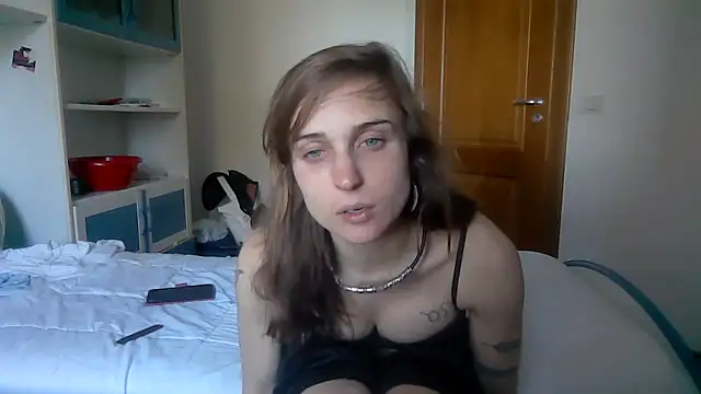 Snapshot of SinnEmily chatting on February 21, 3:02 pm SinnEmily online show from February 21, 3:02 pm