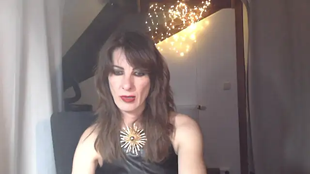 Snapshot of MissDyannis chatting on March 17, 7:17 pm MissDyannis online show from March 17, 7:17 pm
