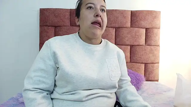 Snapshot of Fat_Dirty_0limits chatting on November 5, 11:54 am Fat Dirty 0limits online show from November 5, 11:54 am