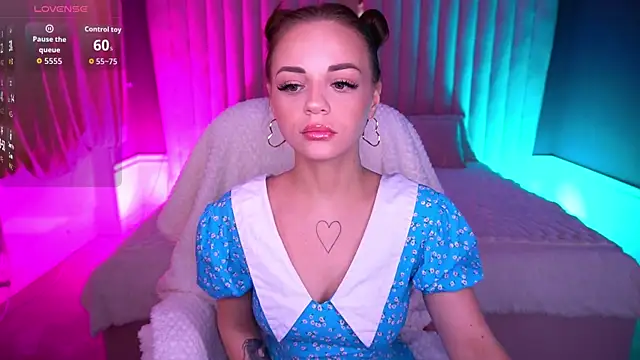 LexxxyJoy online show from November 10, 6:01 am