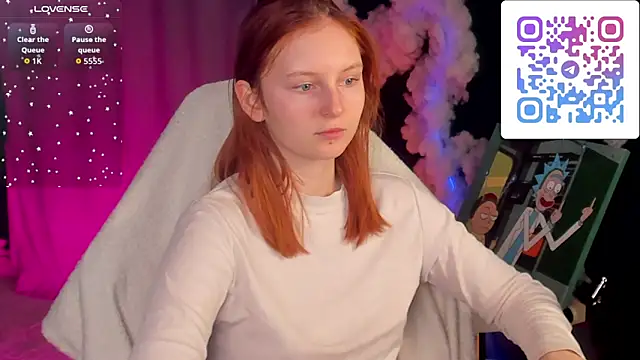 Snapshot of AngelWisee chatting on February 4, 2:28 am AngelWisee online show from February 4, 2:28 am