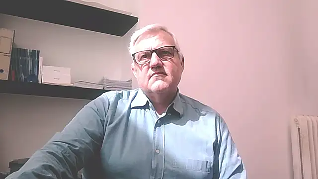 Snapshot of Diegoriv71 chatting on April 29, 9:02 am Diegoriv71 online show from April 29, 9:02 am