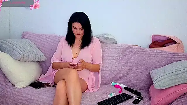 Snapshot of valeryablack chatting on June 1, 11:34 am valeryablack online show from June 1, 11:34 am