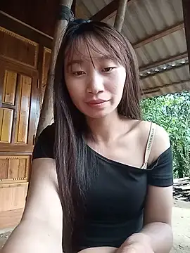 Snapshot of Linh_sexy98 chatting on May 12, 8:22 am Linh sexy98 online show from May 12, 8:22 am