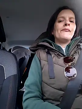 Piediniecollant online show from March 21, 5:27 pm