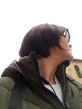 Piediniecollant online show from April 14, 10:10 am