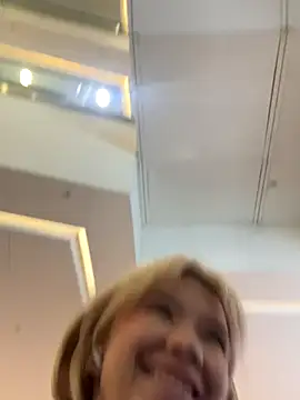 Snapshot of Leila_La chatting on November 1, 9:11 am Leila La online show from November 1, 9:11 am