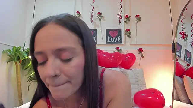 AmberrMoore  online show from February 14, 5:43 pm