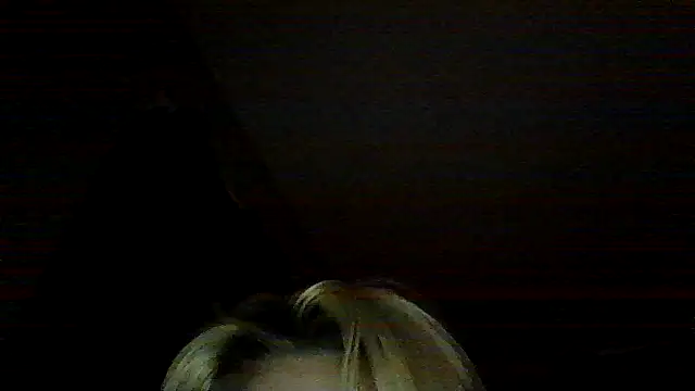 Snapshot of SilverSeductress chatting on March 10, 9:36 am SilverSeductress online show from March 10, 9:36 am