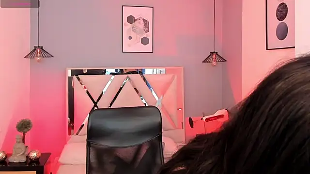 Snapshot of mia_jagger chatting on April 22, 8:32 pm mia jagger online show from April 22, 8:32 pm