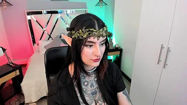 Snapshot of mia_jagger chatting on April 28, 7:30 pm mia jagger online show from April 28, 7:30 pm