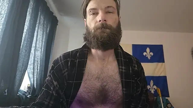 Snapshot of MilesSnow chatting on October 31, 4:52 pm MilesSnow online show from October 31, 4:52 pm