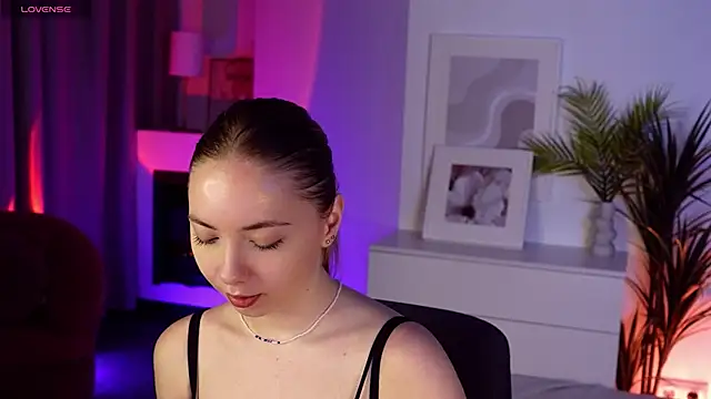 Nora Miller online show from November 22, 6:34 am