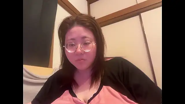 Snapshot of tubakiaki chatting on April 24, 8:06 am tubakiaki online show from April 24, 8:06 am