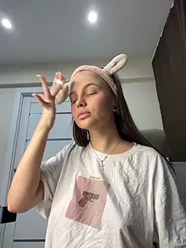 Snapshot of KissMeSashaPlz chatting on October 31, 1:17 am KissMeSashaPlz online show from October 31, 1:17 am