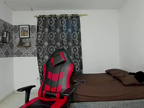 Snapshot of son_hades1 chatting on November 9, 8:18 pm son hades1 online show from November 9, 8:18 pm