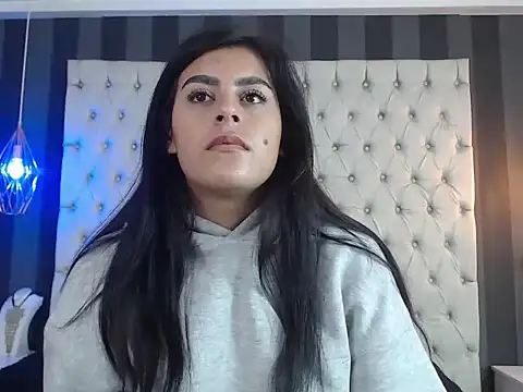 Camile Petite online show from November 25, 7:36 pm