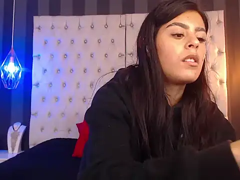 Camile Petite online show from November 29, 8:23 pm