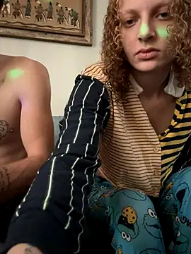 Snapshot of Winter_icelan420 chatting on October 31, 8:21 pm Winter icelan420 online show from October 31, 8:21 pm