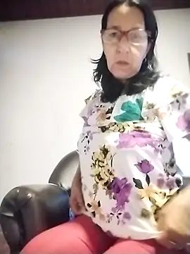 Snapshot of MaryHottiee chatting on November 14, 10:07 pm MaryHottiee online show from November 14, 10:07 pm