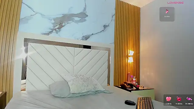 HANNASANZ1 online show from March 11, 3:01 am