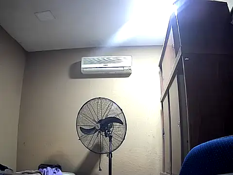 calitox1995 online show from October 31, 10:44 pm